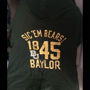 Baylor University v neck tee✨
